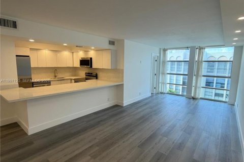 Condominio en alquiler en Hallandale Beach, Florida, 2 dormitorios, 85.84 m2 № 2059031 - foto 26