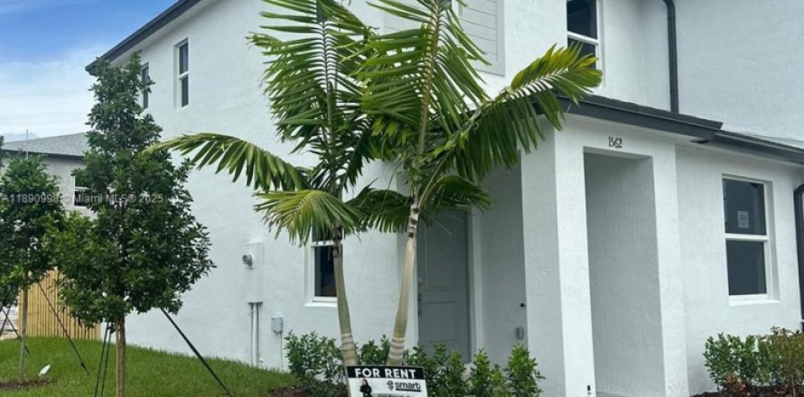 Townhouse in Homestead, Florida 3 bedrooms № 1943856