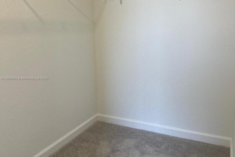 Townhouse in Homestead, Florida 3 bedrooms № 1943856 - photo 8