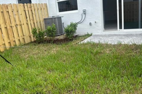 Townhouse in Homestead, Florida 3 bedrooms № 1943856 - photo 6