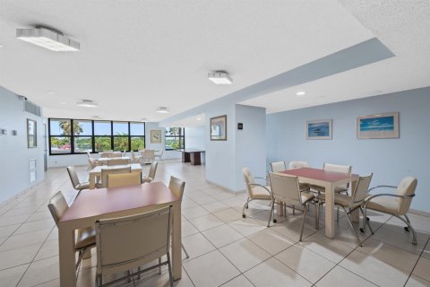Copropriété à vendre à Hallandale Beach, Floride: 2 chambres, 118.91 m2 № 2084389 - photo 23