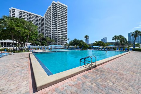 Condo à Hallandale Beach, Floride, 2 chambres  № 2084389