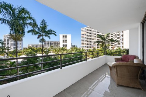 Copropriété à vendre à Hallandale Beach, Floride: 2 chambres, 118.91 m2 № 2084389 - photo 2