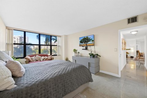 Copropriété à vendre à Hallandale Beach, Floride: 2 chambres, 118.91 m2 № 2084389 - photo 18