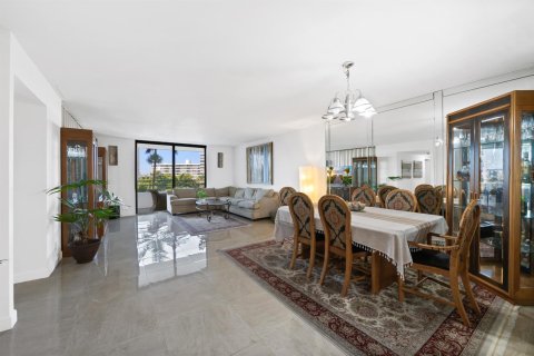 Copropriété à vendre à Hallandale Beach, Floride: 2 chambres, 118.91 m2 № 2084389 - photo 11