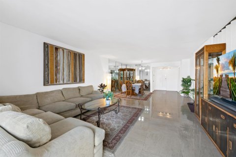 Copropriété à vendre à Hallandale Beach, Floride: 2 chambres, 118.91 m2 № 2084389 - photo 7