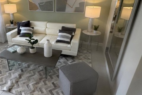 Townhouse in Homestead, Florida 3 bedrooms, 123.56 sq.m. № 1922881 - photo 1