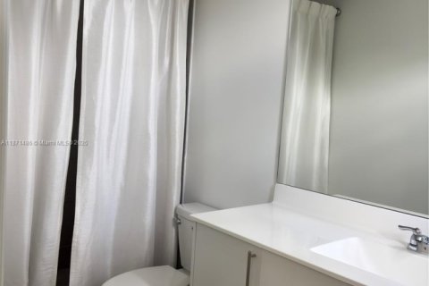 Townhouse in Homestead, Florida 3 bedrooms, 123.56 sq.m. № 1922881 - photo 21