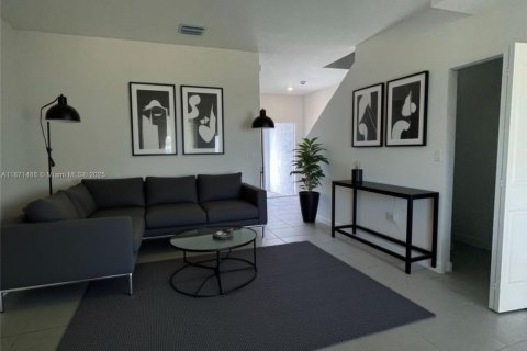 Townhouse in Homestead, Florida 3 bedrooms, 123.56 sq.m. № 1922881 - photo 9