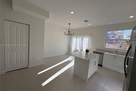 Townhouse in Homestead, Florida 3 bedrooms, 123.56 sq.m. № 1922881 - photo 7