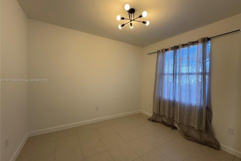 Townhouse in Homestead, Florida 3 bedrooms, 123.56 sq.m. № 1922881 - photo 19