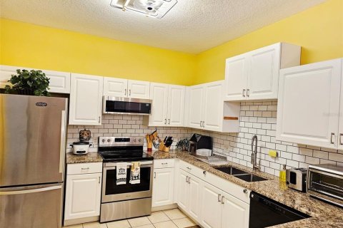 Condominio en venta en Kissimmee, Florida, 3 dormitorios, 137.87 m2 № 1823224 - foto 9