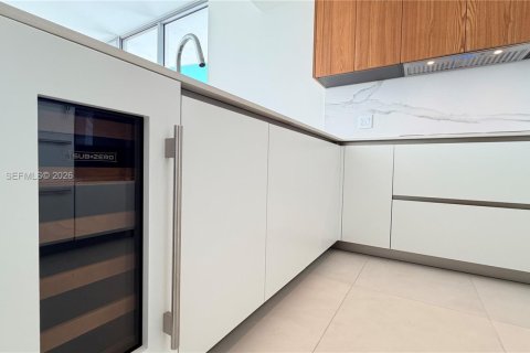Copropriété à louer à Miami, Floride: 2 chambres № 2401952 - photo 16