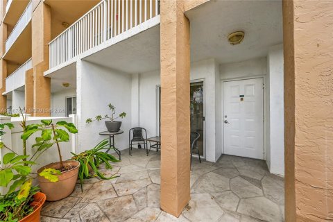 Copropriété à vendre à Tamarac, Floride: 2 chambres, 112.88 m2 № 2029764 - photo 3