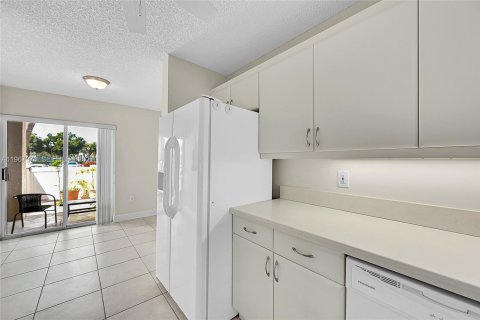 Copropriété à vendre à Tamarac, Floride: 2 chambres, 112.88 m2 № 2029764 - photo 18