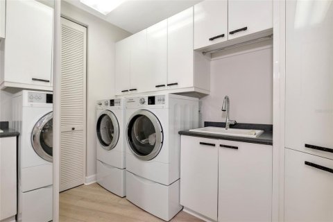 Купить кондоминиум в Сарасота, Флорида 7 комнат, 287.81м2, № 1522282 - фото 10