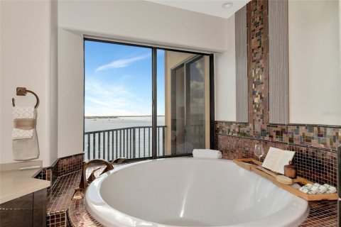 Купить кондоминиум в Сарасота, Флорида 7 комнат, 287.81м2, № 1522282 - фото 13