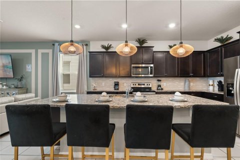 House in Davenport, Florida 8 bedrooms, 373.93 sq.m. № 1876630 - photo 7