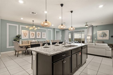House in Davenport, Florida 8 bedrooms, 373.93 sq.m. № 1876630 - photo 10