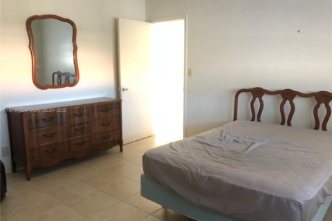 Condo in Hollywood, Florida, 1 bedroom  № 1963985 - photo 18