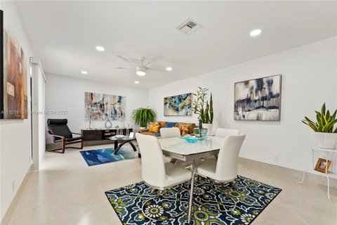 Townhouse in Coral Springs, Florida 2 bedrooms, 119.29 sq.m. № 1786944 - photo 10
