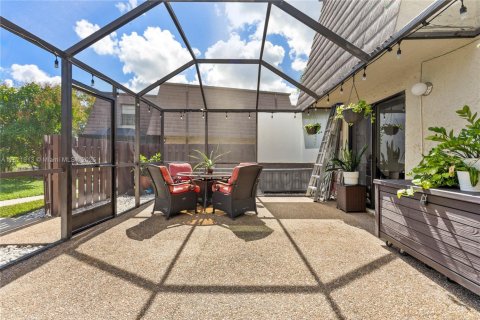 Townhouse in Coral Springs, Florida 2 bedrooms, 119.29 sq.m. № 1786944 - photo 7