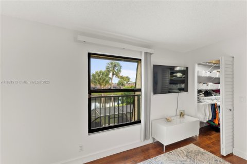 Townhouse in Coral Springs, Florida 2 bedrooms, 119.29 sq.m. № 1786944 - photo 30