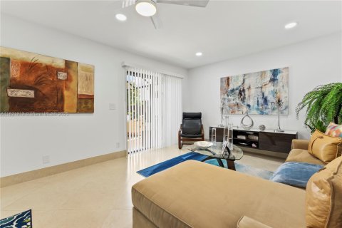 Townhouse in Coral Springs, Florida 2 bedrooms, 119.29 sq.m. № 1786944 - photo 11
