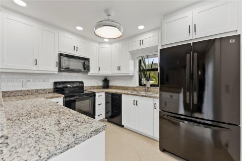 Townhouse in Coral Springs, Florida 2 bedrooms, 119.29 sq.m. № 1786944 - photo 17