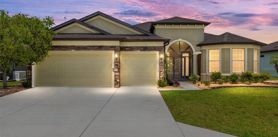 House in Ocala, Florida 3 bedrooms, 232.35 sq.m. № 1751687