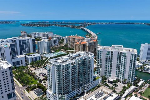 Condo in Sarasota, Florida, 2 bedrooms № 2155736 - photo 7