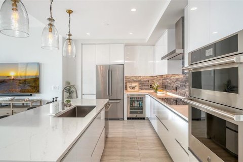 Condo in Sarasota, Florida, 2 bedrooms № 2155736 - photo 13