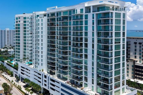 Condo in Sarasota, Florida, 2 bedrooms № 2155736