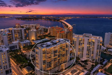 Condo in Sarasota, Florida, 2 bedrooms № 2155736 - photo 8