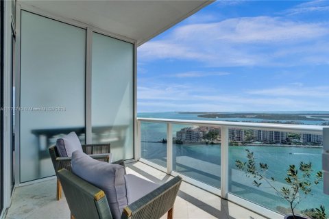 Condo in Miami Beach, Florida, 2 bedrooms  № 1864704 - photo 12