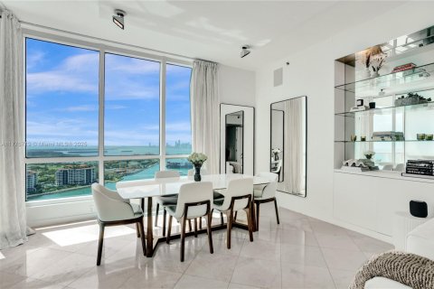 Condo in Miami Beach, Florida, 2 bedrooms  № 1864704 - photo 10