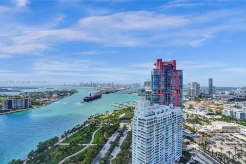 Condo in Miami Beach, Florida, 2 bedrooms  № 1864704 - photo 16