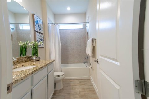 Casa en venta en Wesley Chapel, Florida, 4 dormitorios, 270.35 m2 № 1902860 - foto 16