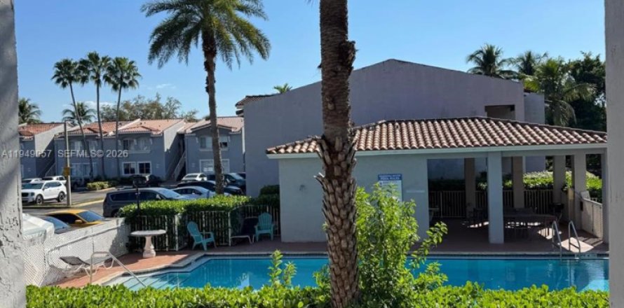 Condo in Doral, Florida, 3 bedrooms  № 2052793