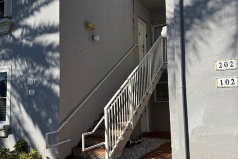 Condo in Doral, Florida, 3 bedrooms  № 2052793 - photo 4