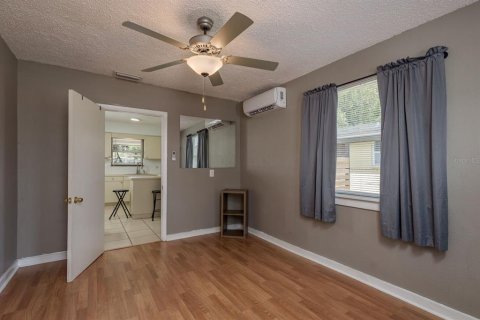 House in Tampa, Florida 3 bedrooms, 79.8 sq.m. № 1690246 - photo 13