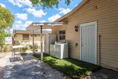 House in Tampa, Florida 3 bedrooms, 79.8 sq.m. № 1690246 - photo 20