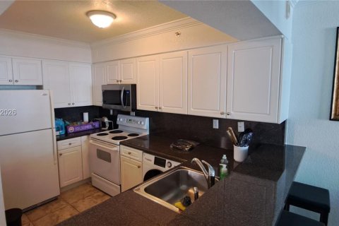 Condo in Hollywood, Florida  № 2057427 - photo 17