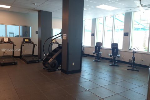 Condo in Hollywood, Florida  № 2057427 - photo 23