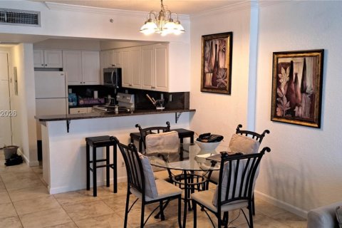 Condo in Hollywood, Florida  № 2057427 - photo 16