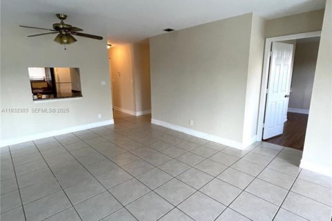 Condominio en venta en Coral Springs, Florida, 2 dormitorios, 78.04 m2 № 2034806 - foto 5