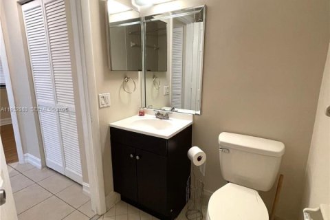 Condominio en venta en Coral Springs, Florida, 2 dormitorios, 78.04 m2 № 2034806 - foto 15