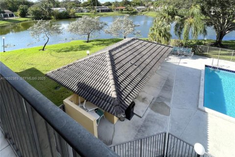 Condominio en venta en Coral Springs, Florida, 2 dormitorios, 78.04 m2 № 2034806 - foto 29