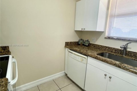 Condominio en venta en Coral Springs, Florida, 2 dormitorios, 78.04 m2 № 2034806 - foto 7