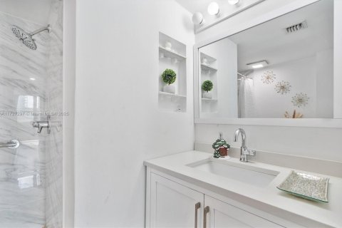 Copropriété à vendre à Miami, Floride: 2 chambres, 105.91 m2 № 1937566 - photo 19